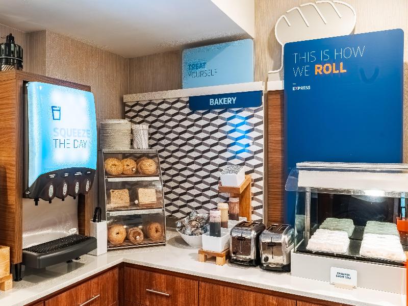 Holiday Inn Express Queens - Maspeth By IHG - Restoran