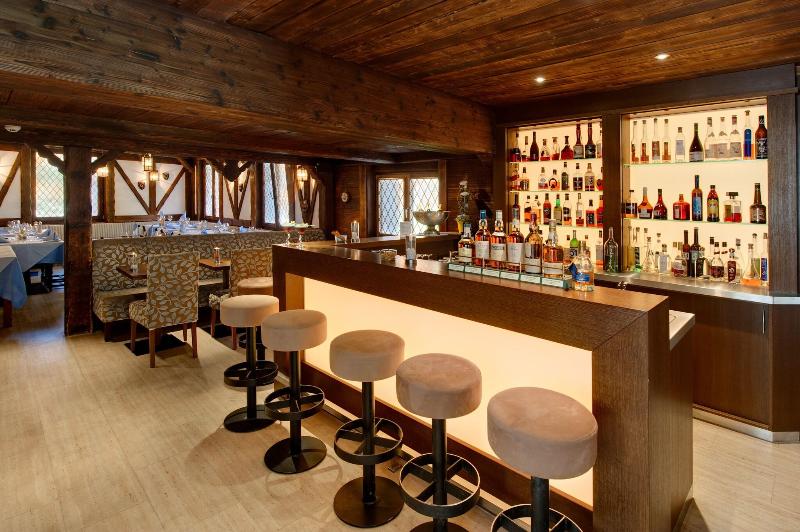 Aristella - Bar