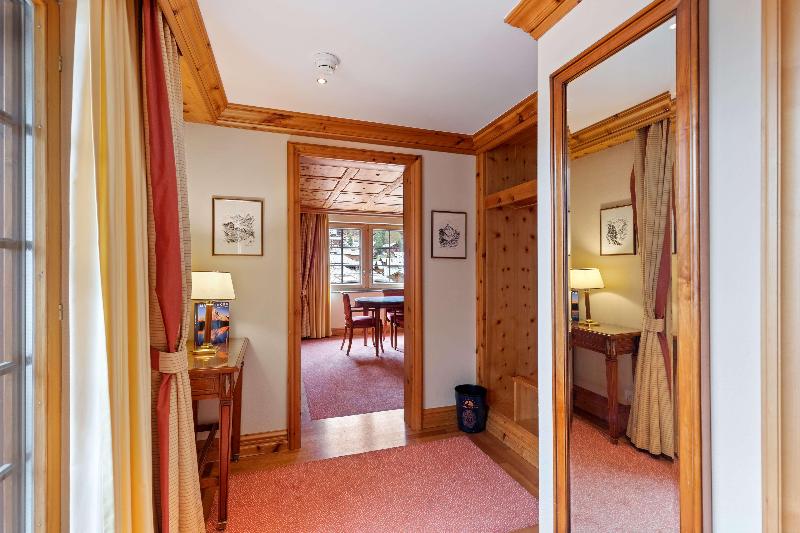 Grand Hotel Zermatterhof - Oda