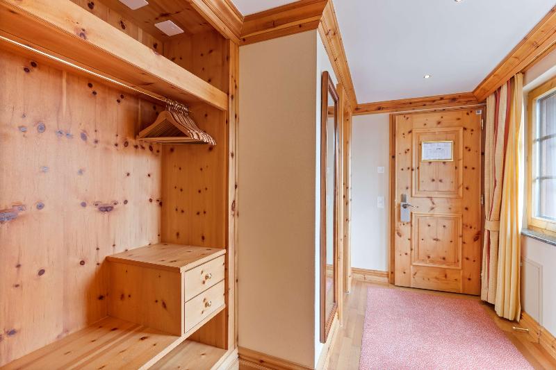 Grand Hotel Zermatterhof - Oda