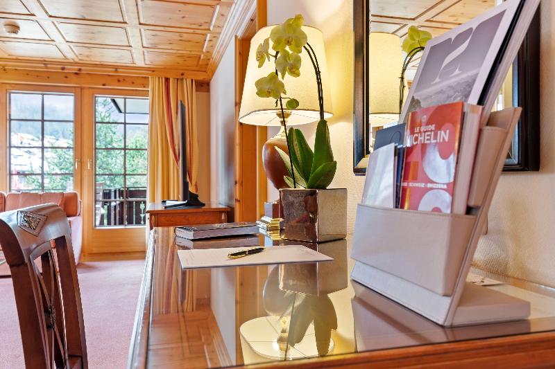 Grand Hotel Zermatterhof - Oda