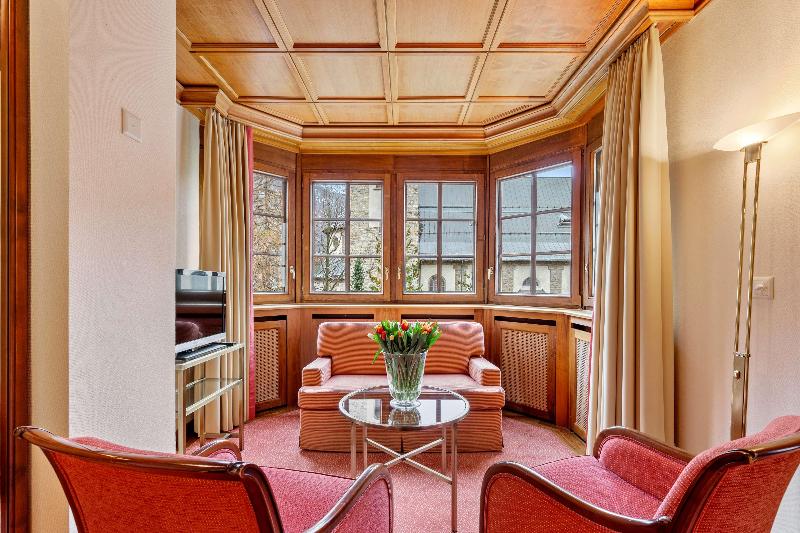 Grand Hotel Zermatterhof - Oda