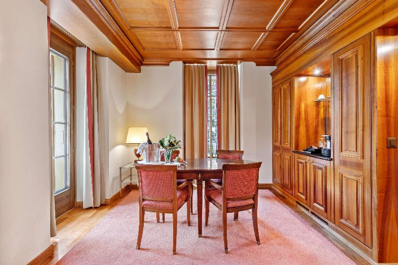 Grand Hotel Zermatterhof - Oda