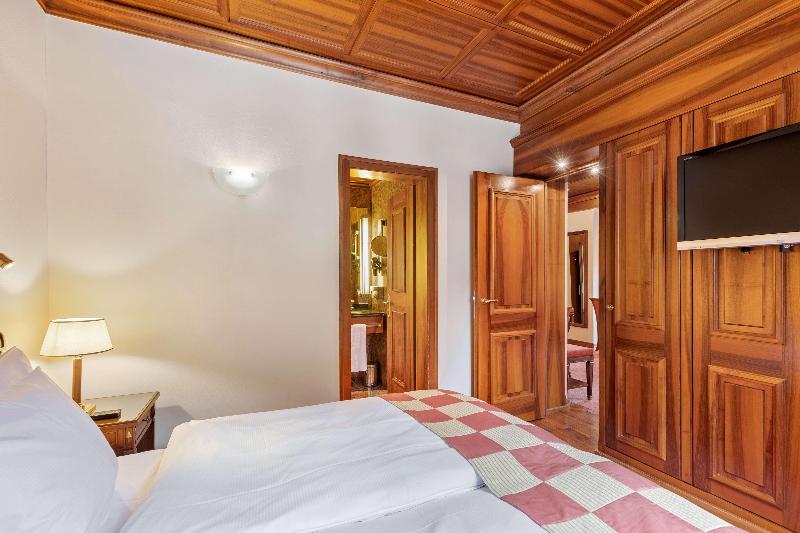 Grand Hotel Zermatterhof - Oda