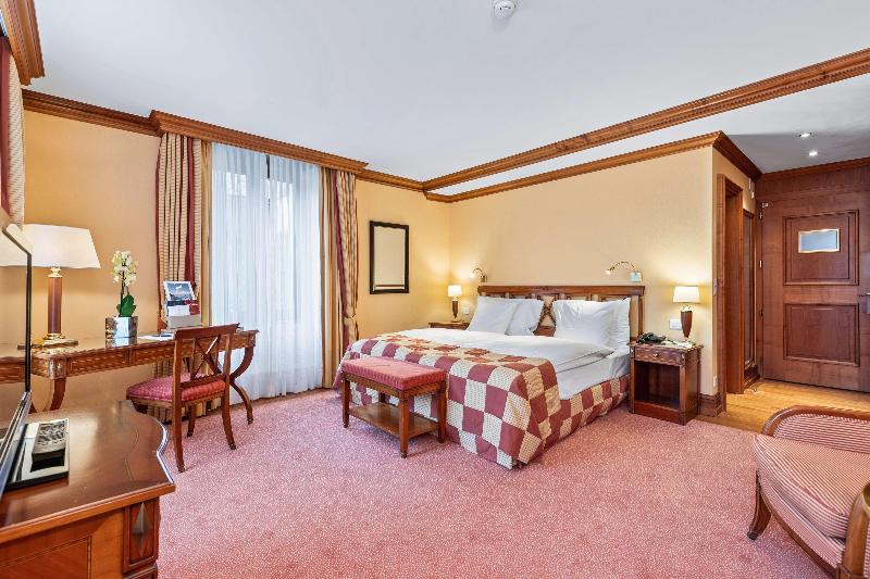 Grand Hotel Zermatterhof - Oda