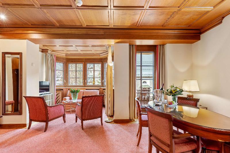Grand Hotel Zermatterhof - Oda