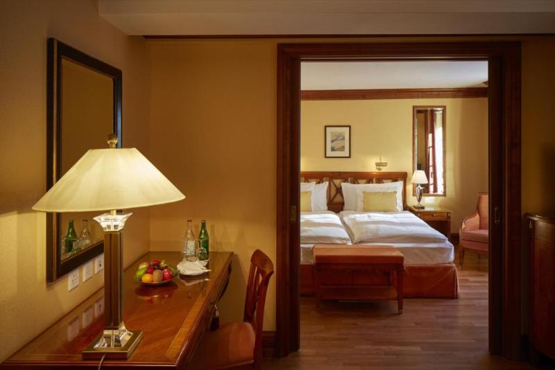 Grand Hotel Zermatterhof - Oda