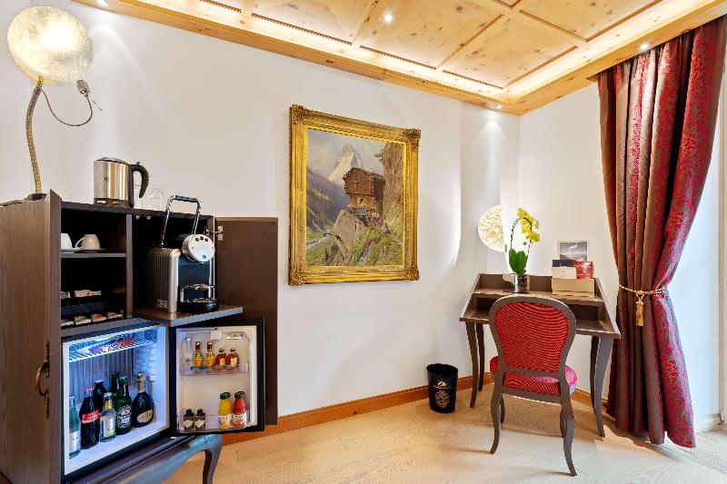 Grand Hotel Zermatterhof - Oda