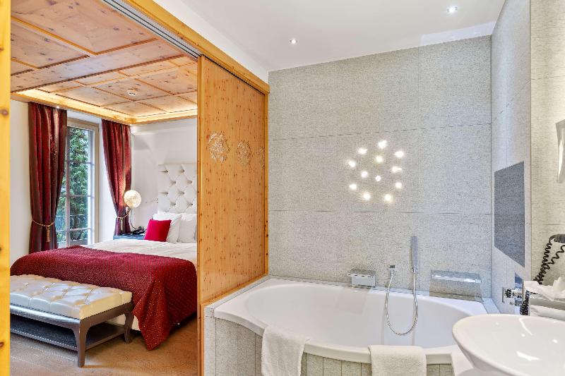 Grand Hotel Zermatterhof - Oda