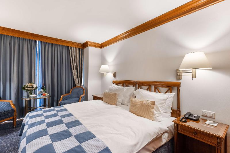 Grand Hotel Zermatterhof - Oda