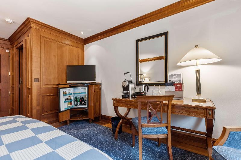Grand Hotel Zermatterhof - Oda