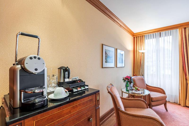 Grand Hotel Zermatterhof - Oda