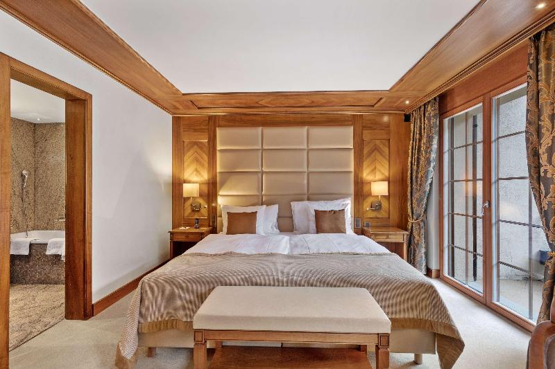 Grand Hotel Zermatterhof - Oda