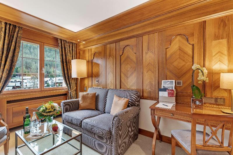 Grand Hotel Zermatterhof - Oda