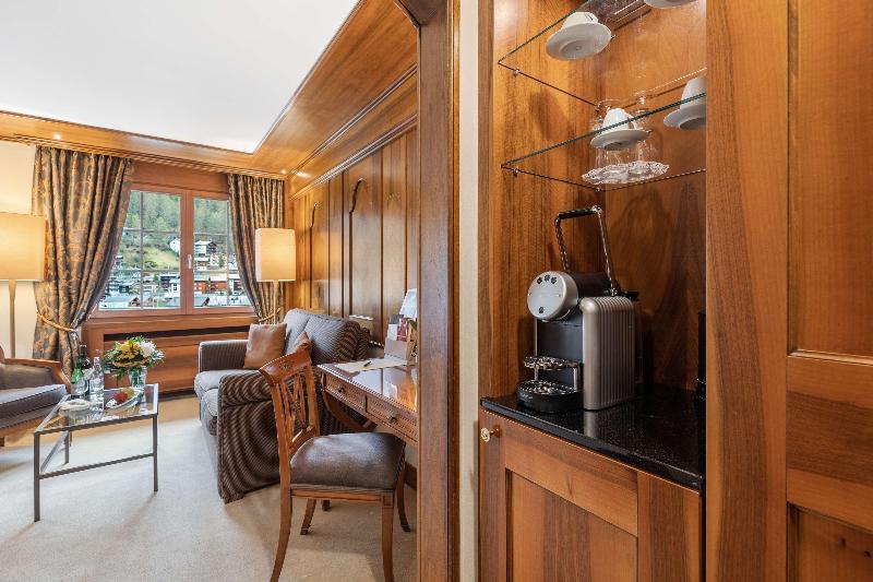 Grand Hotel Zermatterhof - Oda