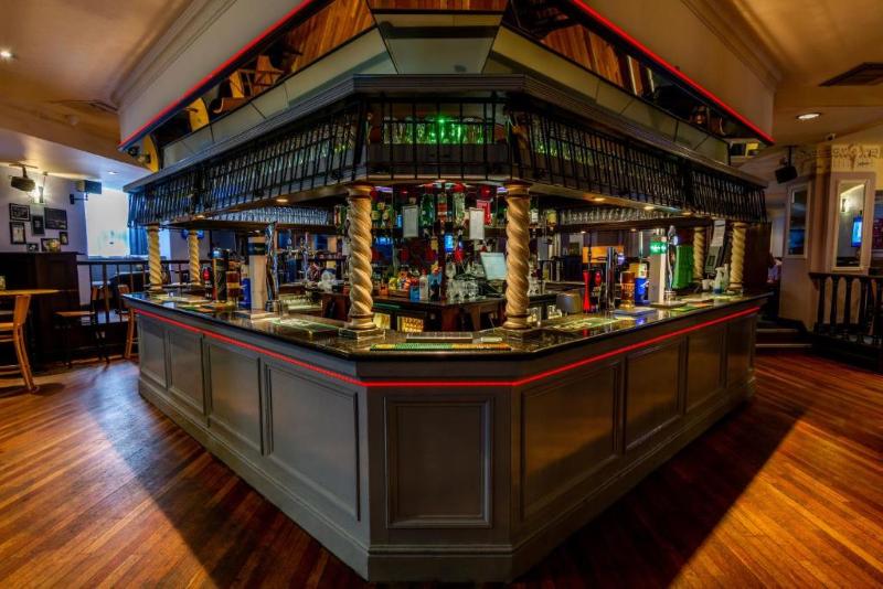 Adelphi Hotel - Bar