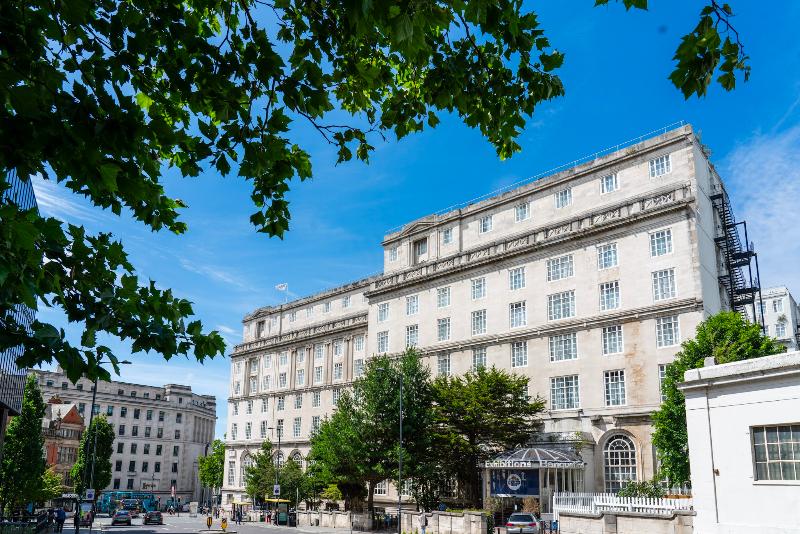 Adelphi Hotel - Genel