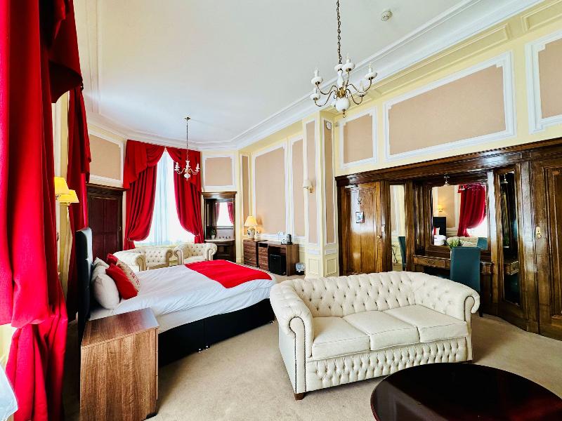 Adelphi Hotel - Oda