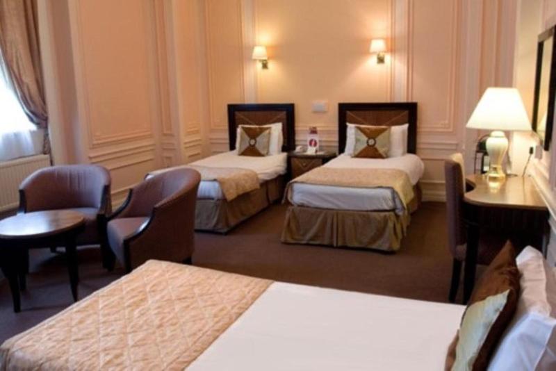 Adelphi Hotel - Oda