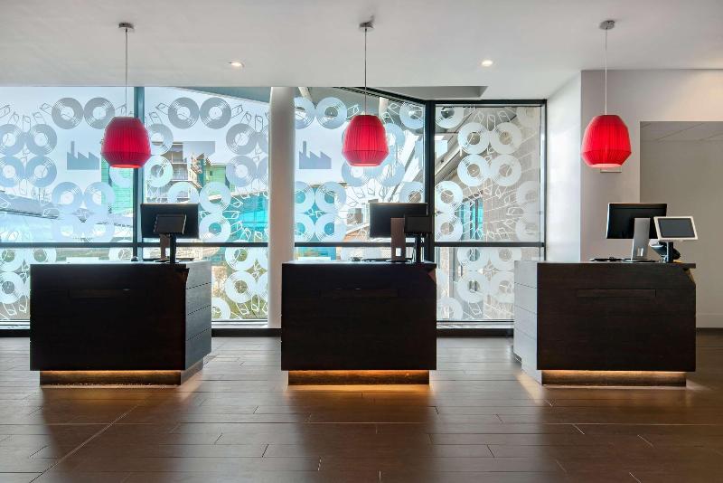 Radisson Blu Hotel Manchester Airport - Lobi