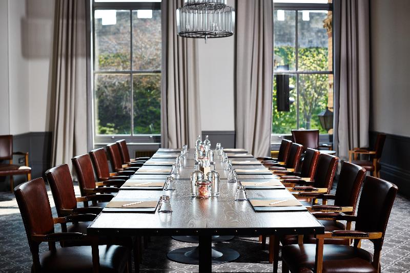 The Milner York - Toplantı