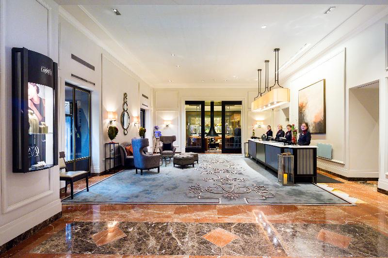 Fairmont Le Montreux Palace - Lobi