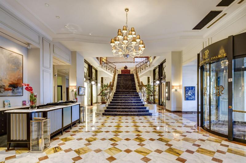 Fairmont Le Montreux Palace - Lobi