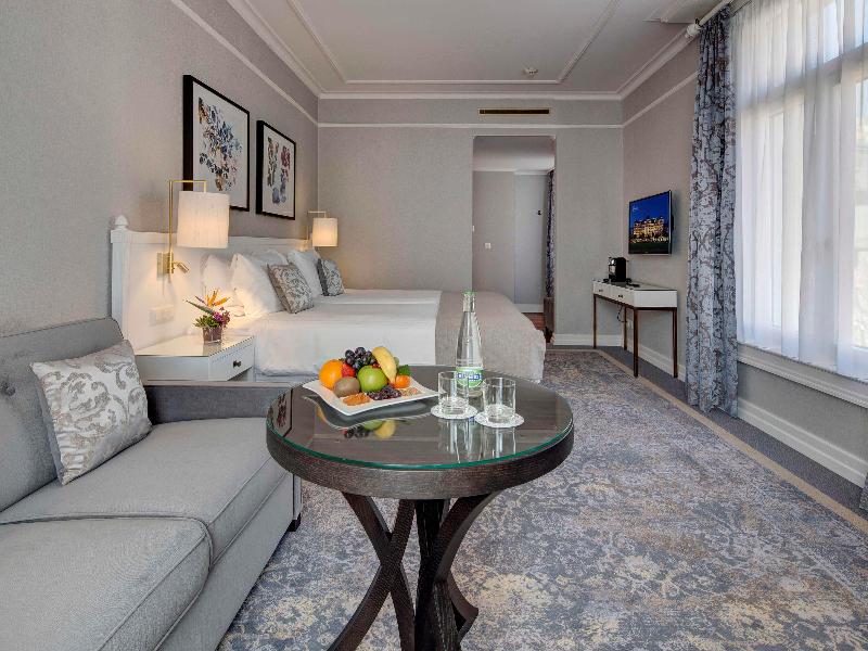 Fairmont Le Montreux Palace - Oda