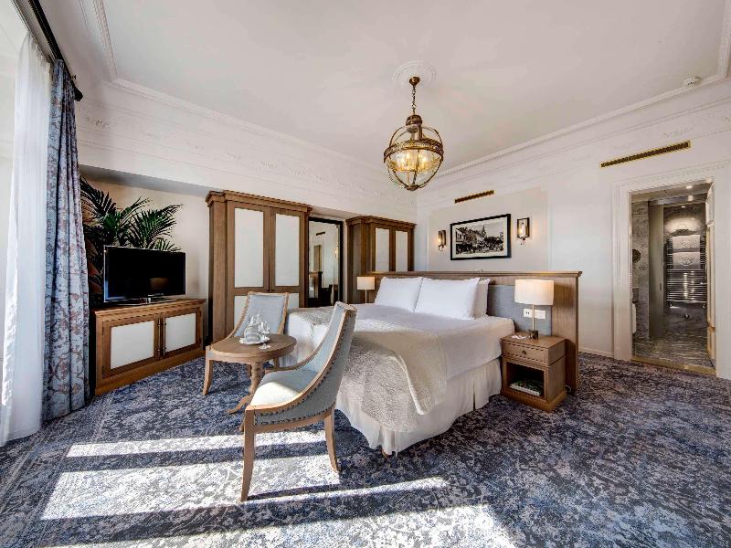 Fairmont Le Montreux Palace - Oda