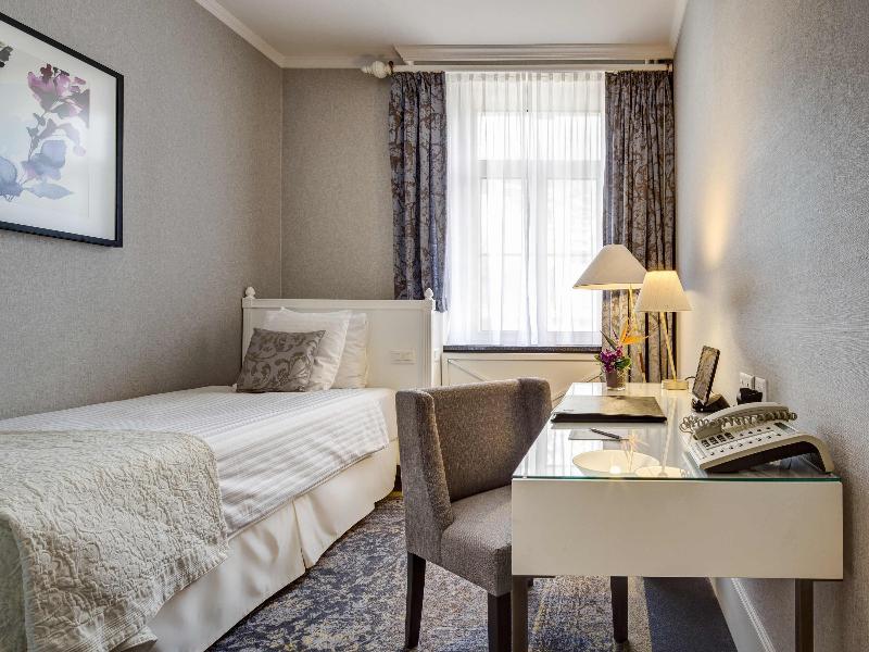 Fairmont Le Montreux Palace - Oda