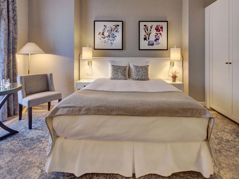 Fairmont Le Montreux Palace - Oda
