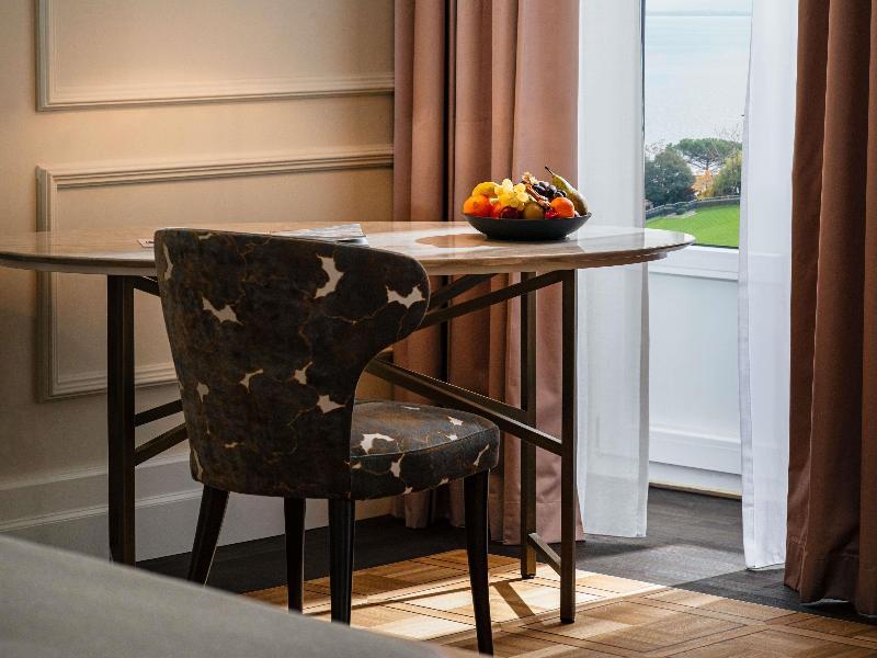 Fairmont Le Montreux Palace - Oda