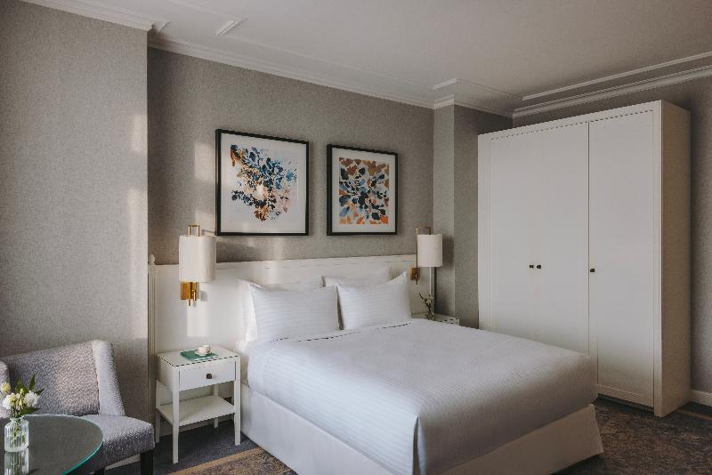 Fairmont Le Montreux Palace - Oda