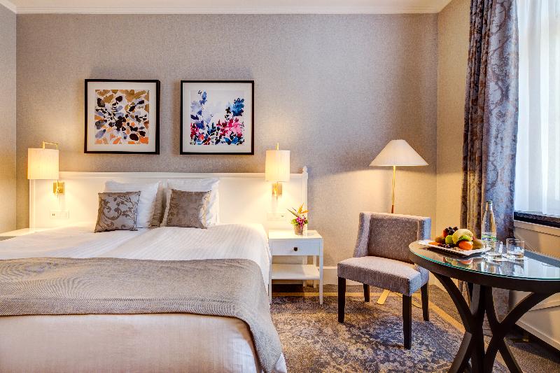 Fairmont Le Montreux Palace - Oda