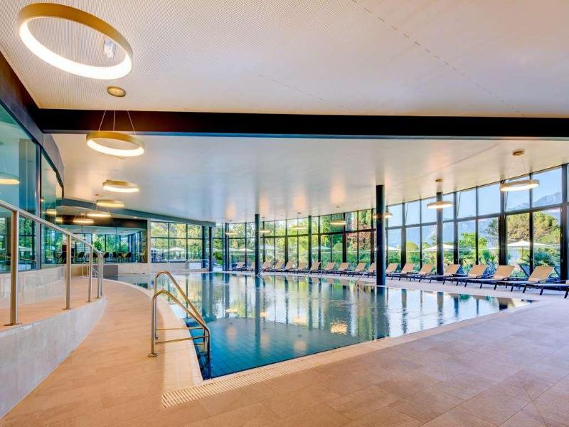 Fairmont Le Montreux Palace - Havuz