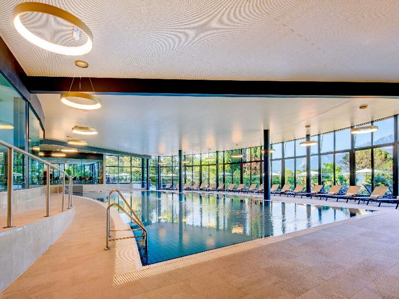 Fairmont Le Montreux Palace - Havuz