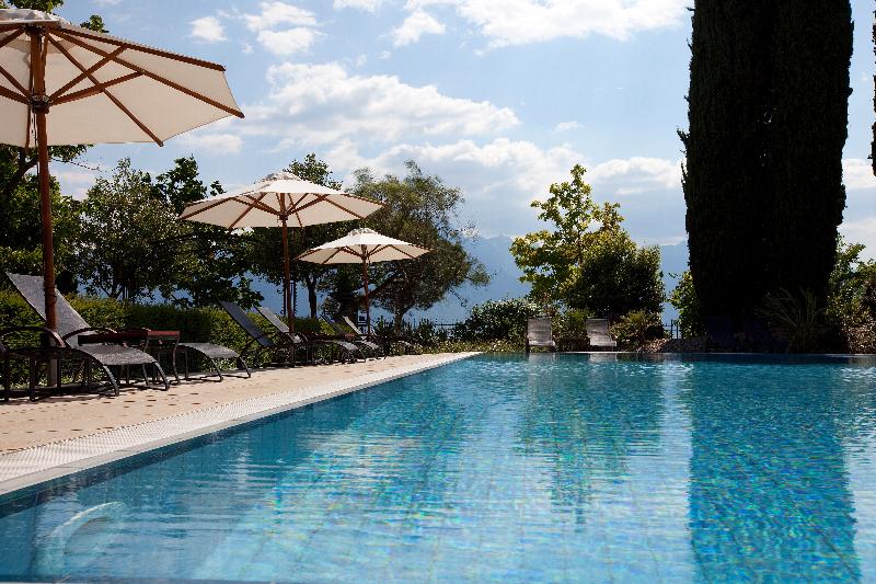 Fairmont Le Montreux Palace - Havuz