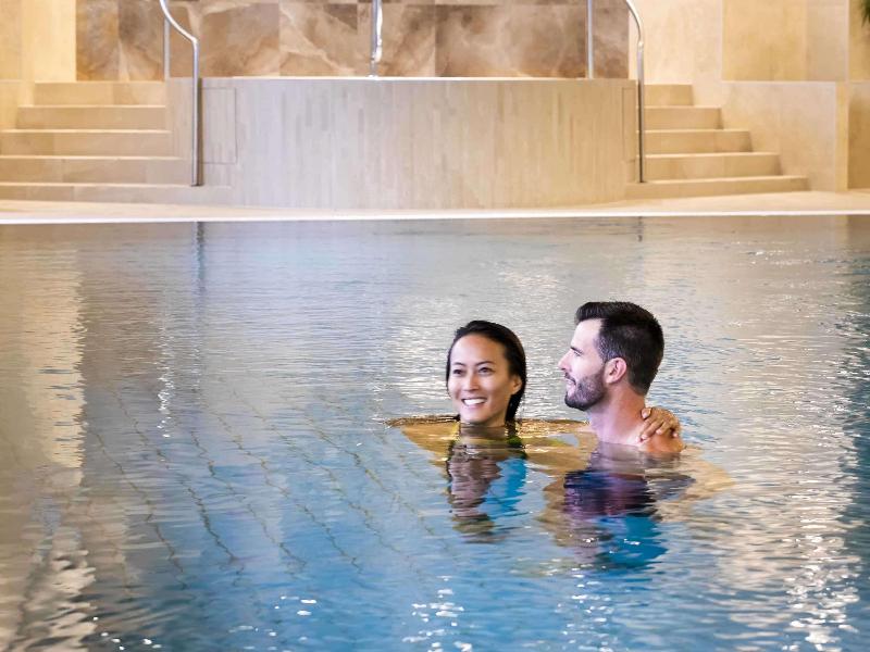 Fairmont Le Montreux Palace - Havuz