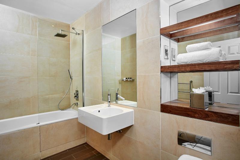 Leonardo Hotel Cardiff - Oda