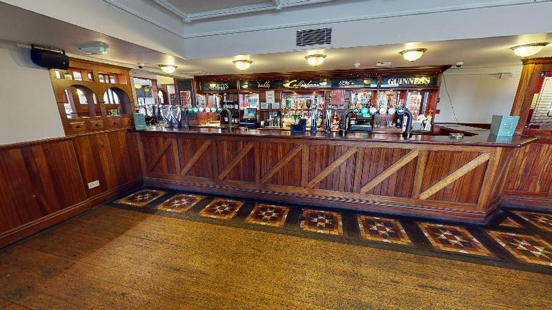 Holiday Inn Cardiff City - Bar