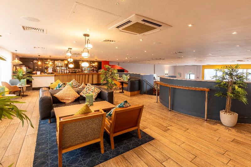 Holiday Inn Cardiff City - Bar