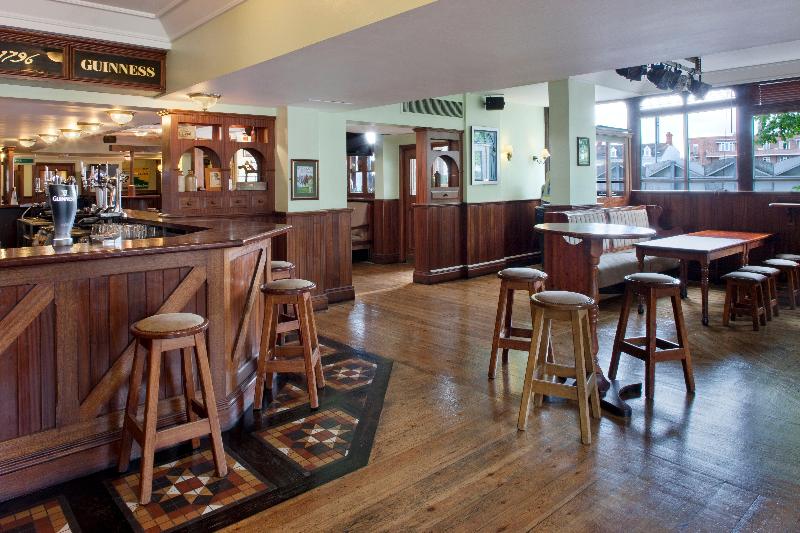 Holiday Inn Cardiff City - Bar