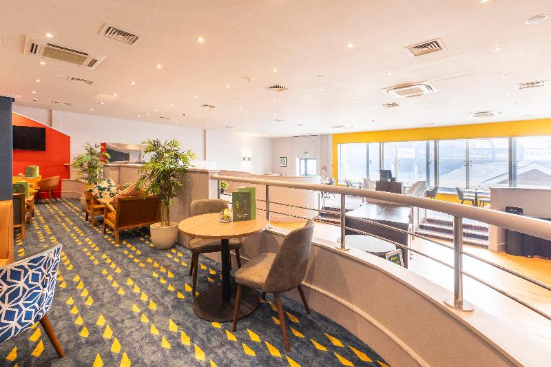 Holiday Inn Cardiff City - Lobi