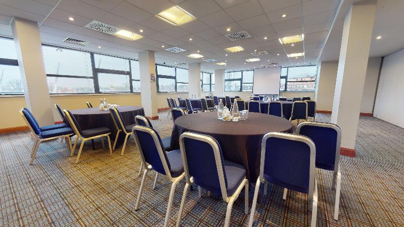 Holiday Inn Cardiff City - Toplantı