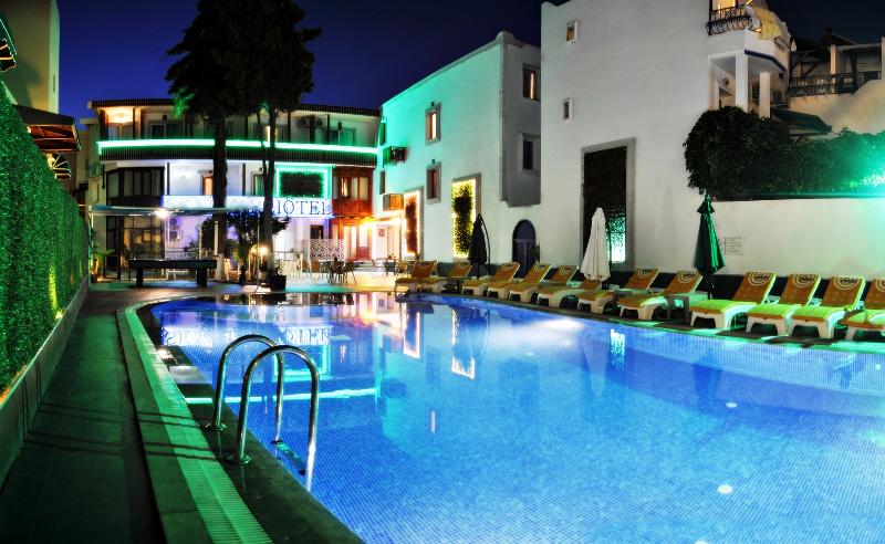 Hotel Bleu Nuit Bodrum All Inclusive - Havuz