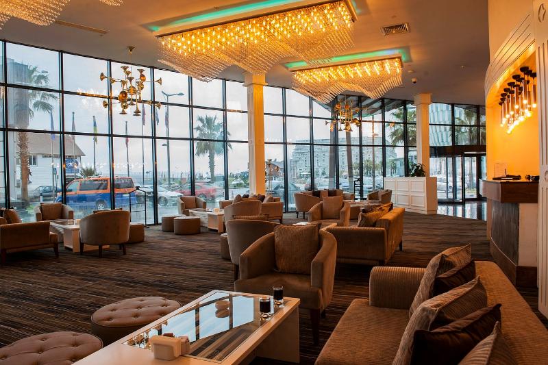 Sky Tower Hotel - Lobi
