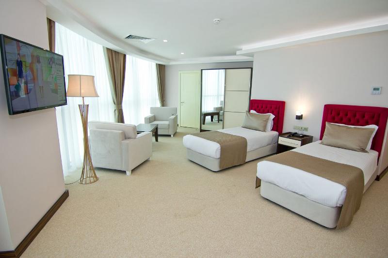 Sky Tower Hotel - Oda