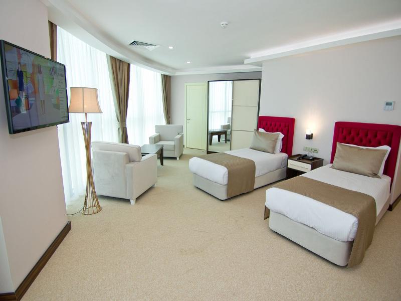 Sky Tower Hotel - Oda