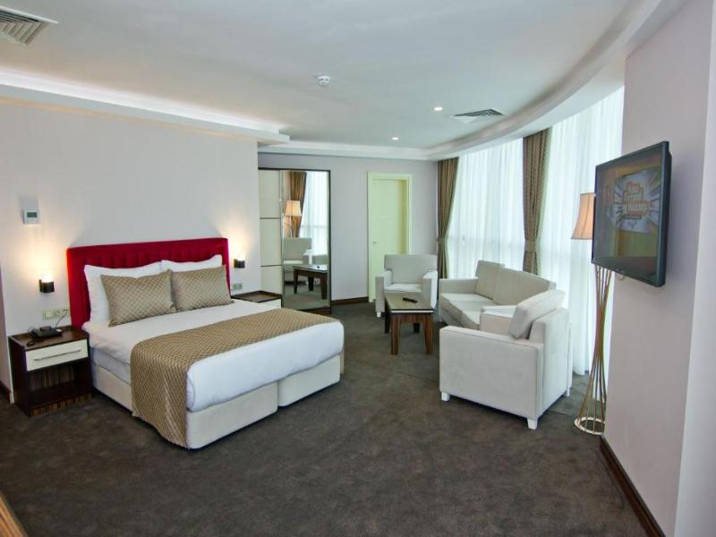 Sky Tower Hotel - Oda