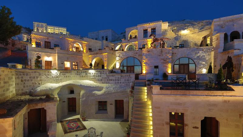 Phocas Cave Suites - Genel
